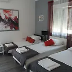 Benic With A Heated Pool Apartament *