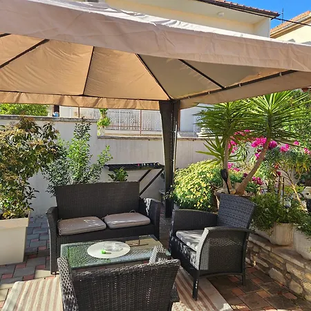 Benic With A Heated Pool Apartamento Zadar