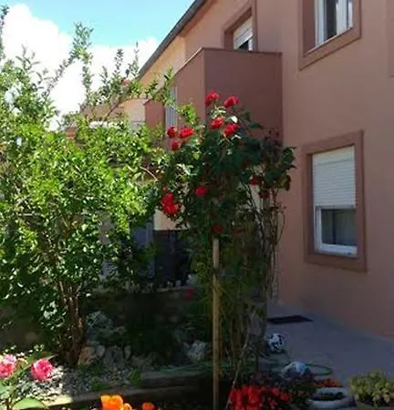 Apartament Benic With A Heated Pool