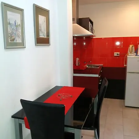 Benic With A Heated Pool Apartamento Zadar