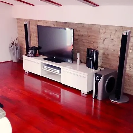 Benic With A Heated Pool ザダル