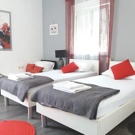 Benic With A Heated Pool Apartamento