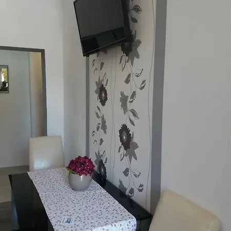 Benic With A Heated Pool アパート