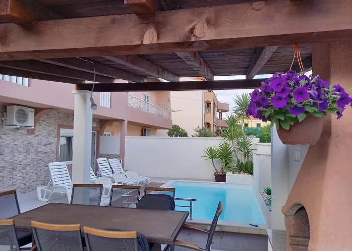 Benic With A Heated Pool * Zadar