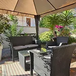 Apartment Benic With A Heated Pool Zadar