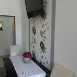 Benic With A Heated Pool Apartment
