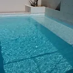 Benic With A Heated Pool Apartment