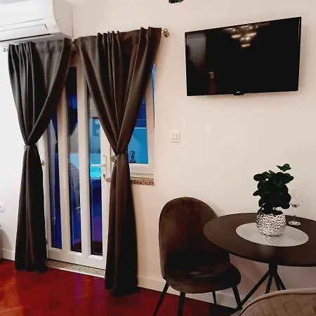 Apartment Benic With A Heated Pool *