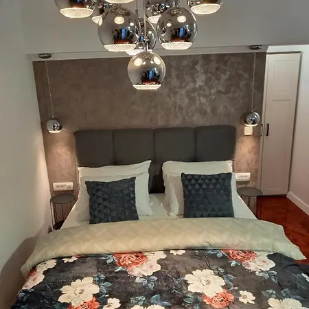 דירה Benic With A Heated Pool זאדאר