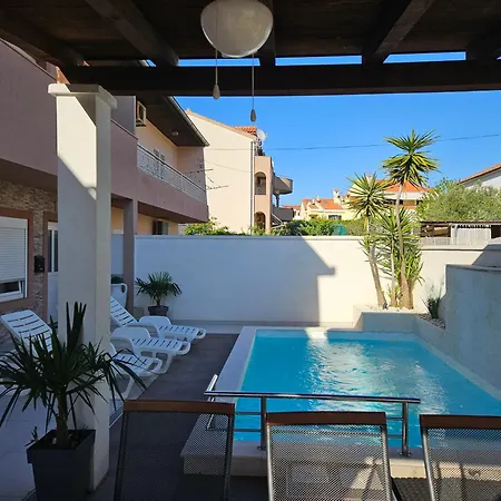 Benic With A Heated Pool Zadar