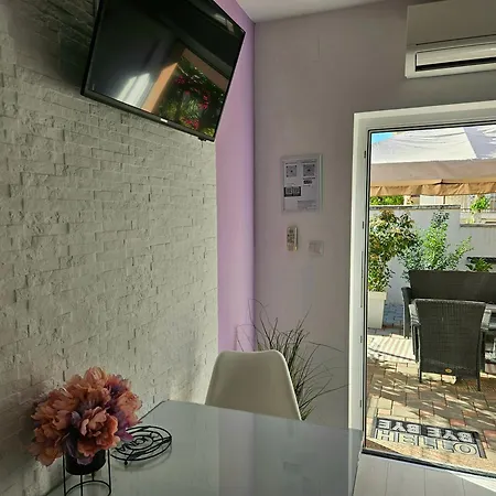 Benic With A Heated Pool זאדאר