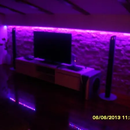 Benic With A Heated Pool Appartement *