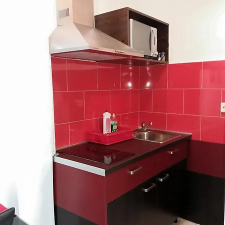 Benic With A Heated Pool Appartement *