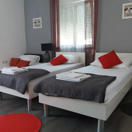 Benic With A Heated Pool * 자다르