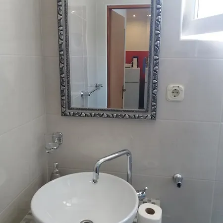 Benic With A Heated Pool Appartement *