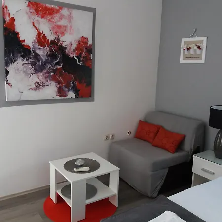 Benic With A Heated Pool * זאדאר