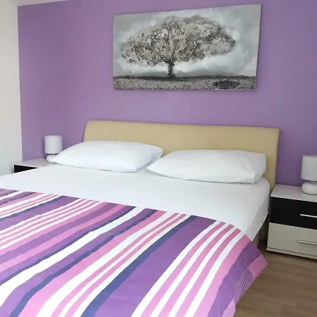 Benic With A Heated Pool