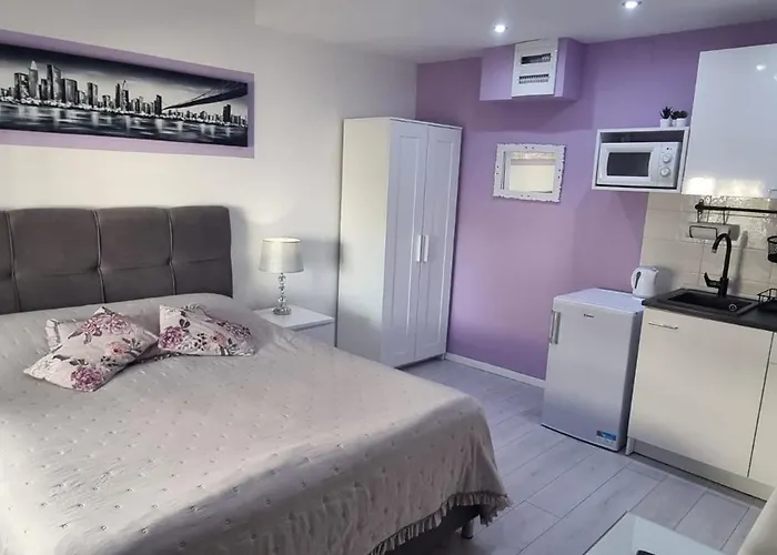 Benic With A Heated Pool